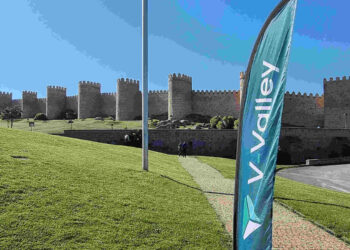 Tech Summit Behind the valley - Newsbook -